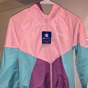 Brand new champion wind breaker to small can’t fit
